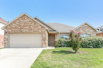 297 Edison Ln Crowley, TX 76036